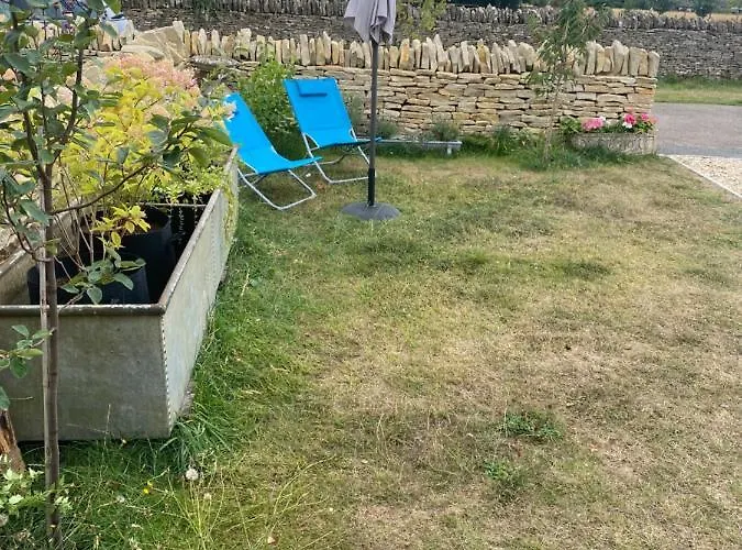 Cosy Cotswolds Self-Contained One Bedroom Cottage